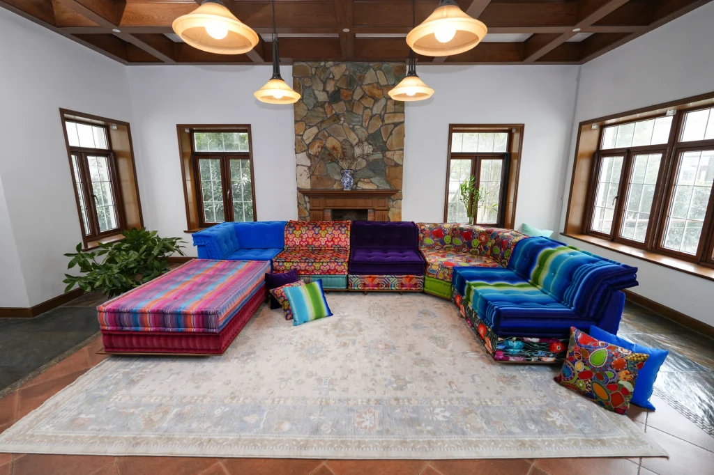 French Daybed Sofa: Lacy