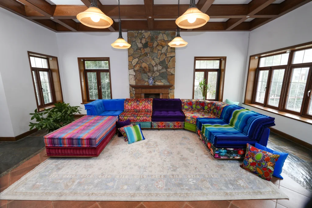 French Daybed Sofa: Lacy