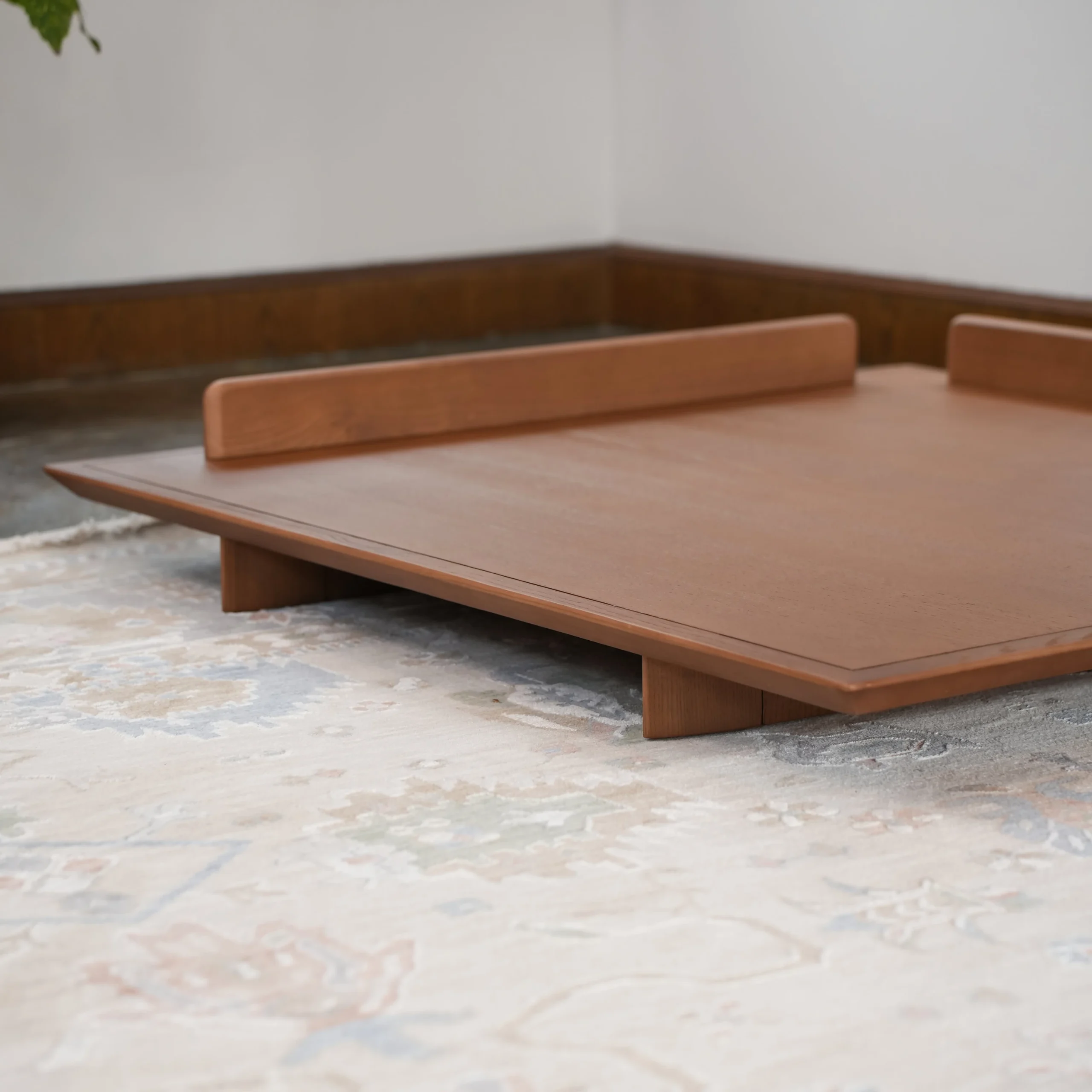 Indoor wood base - small corner