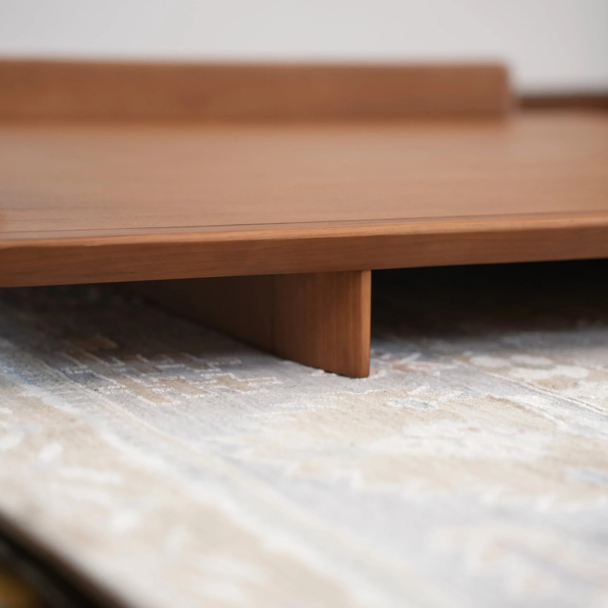 Indoor wood base - small corner