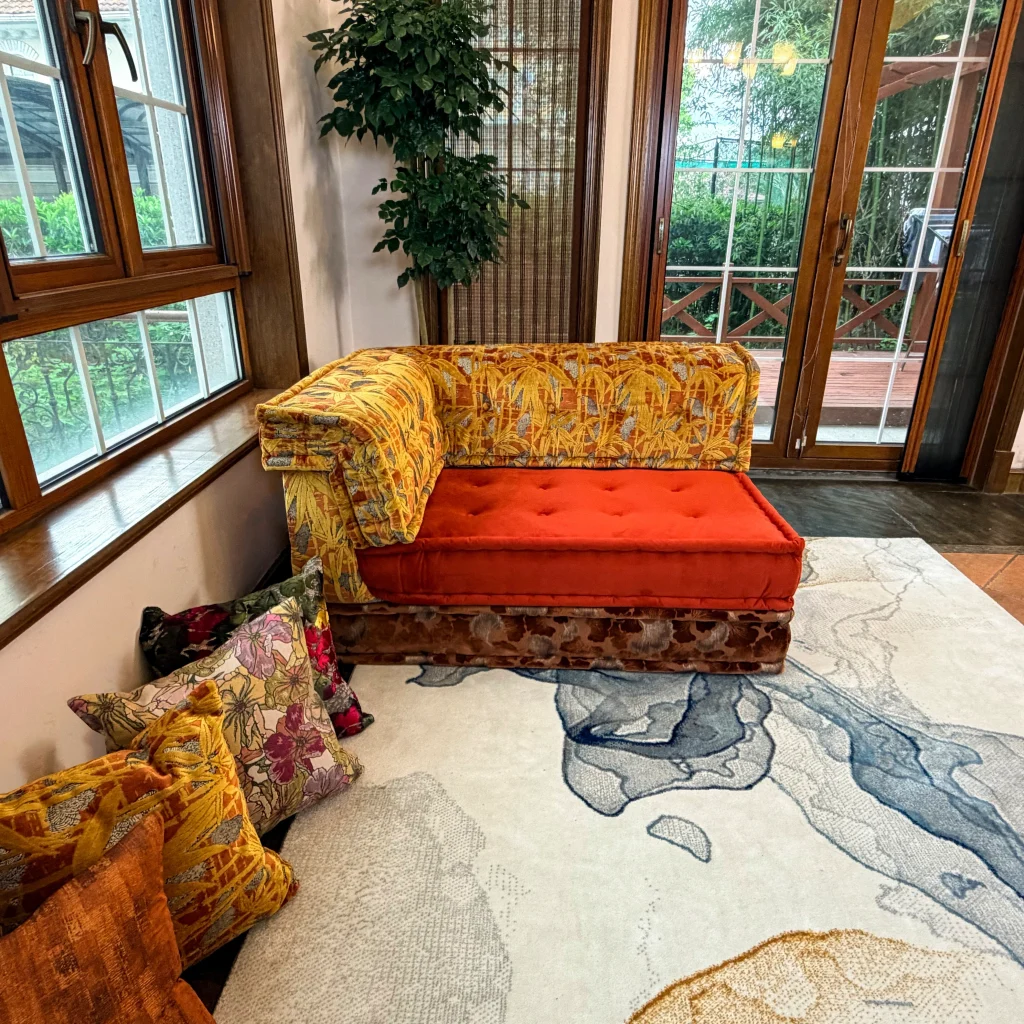 French Daybed Sofa: Cassie