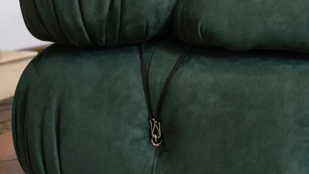 The hook of the Camaleonda Sofa.